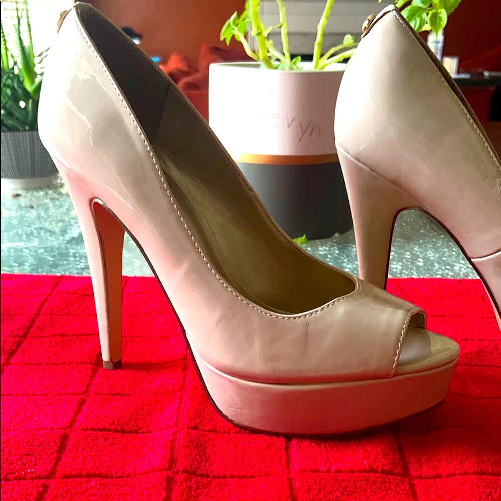 Guess Cream Platform Peep-Toe Heels